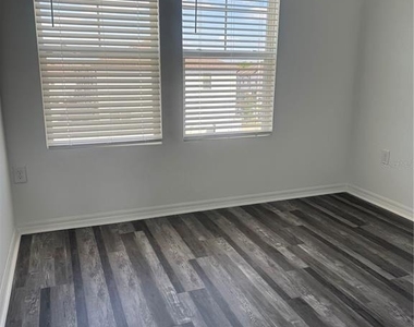 233 Mandovi Street - Photo Thumbnail 12