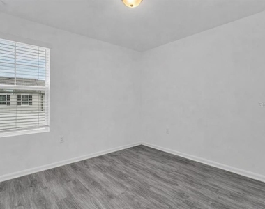 233 Mandovi Street - Photo Thumbnail 21