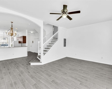 1160 S Beach Circle - Photo Thumbnail 7