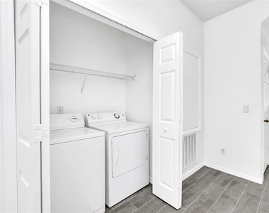 1160 S Beach Circle - Photo Thumbnail 18