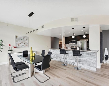 525 E Jackson Street - Photo Thumbnail 16
