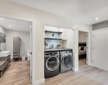 525 E Jackson Street - Photo Thumbnail 33