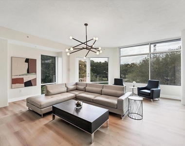 525 E Jackson Street - Photo Thumbnail 11