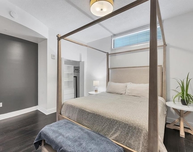 525 E Jackson Street - Photo Thumbnail 25