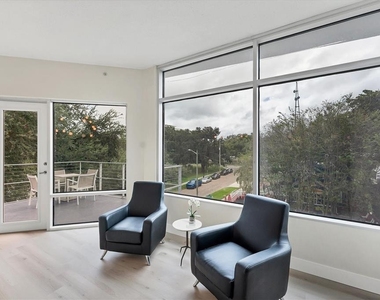 525 E Jackson Street - Photo Thumbnail 7