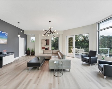 525 E Jackson Street - Photo Thumbnail 6