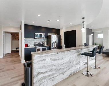 525 E Jackson Street - Photo Thumbnail 12