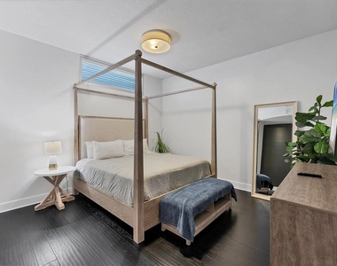 525 E Jackson Street - Photo Thumbnail 24