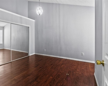 682 Youngstown Parkway - Photo Thumbnail 15