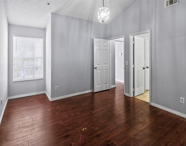 682 Youngstown Parkway - Photo Thumbnail 17