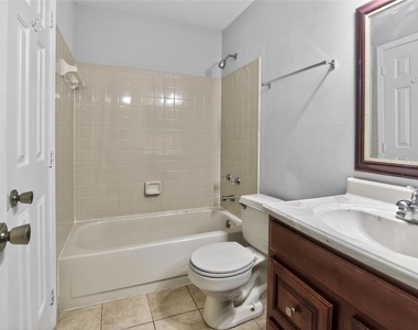 682 Youngstown Parkway - Photo Thumbnail 18