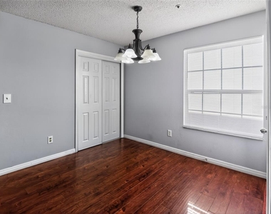 682 Youngstown Parkway - Photo Thumbnail 8