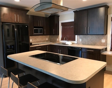 1019 Mockingbird Circle - Photo Thumbnail 3
