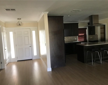 1019 Mockingbird Circle - Photo Thumbnail 2