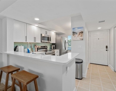 433 Cerromar Lane - Photo Thumbnail 2