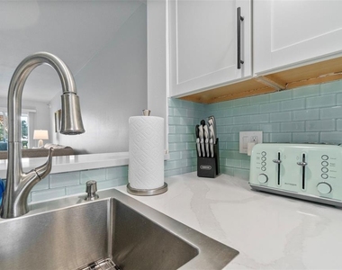 433 Cerromar Lane - Photo Thumbnail 7