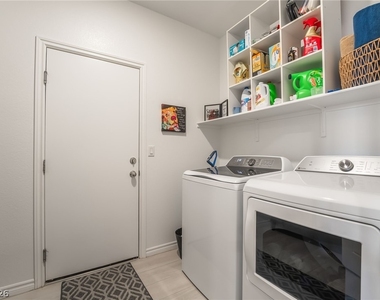 292 Whitney Crest Street - Photo Thumbnail 31