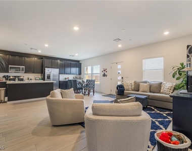 292 Whitney Crest Street - Photo Thumbnail 10