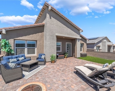 292 Whitney Crest Street - Photo Thumbnail 3