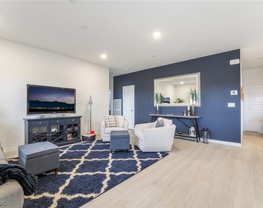 292 Whitney Crest Street - Photo Thumbnail 9