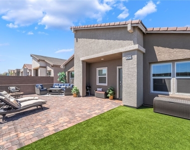 292 Whitney Crest Street - Photo Thumbnail 5