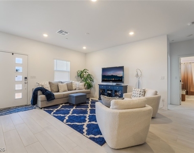292 Whitney Crest Street - Photo Thumbnail 7