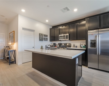 292 Whitney Crest Street - Photo Thumbnail 14