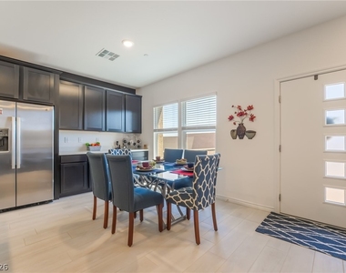 292 Whitney Crest Street - Photo Thumbnail 12