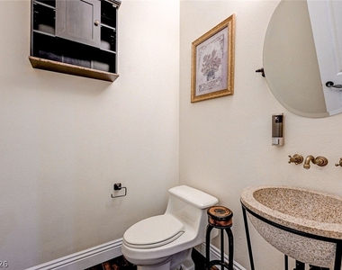 8490 Via De Bellasidra Court - Photo Thumbnail 24