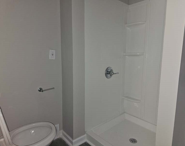 250 Anderson Avenue - Photo Thumbnail 6
