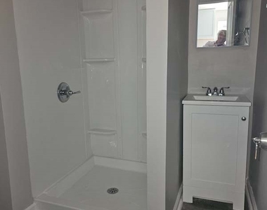 250 Anderson Avenue - Photo Thumbnail 5