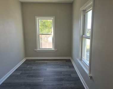 250 Anderson Avenue - Photo Thumbnail 11