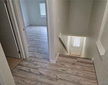 255 Portage Road - Photo Thumbnail 6