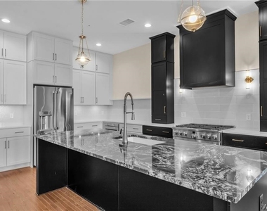 674 Main Street - Photo Thumbnail 11