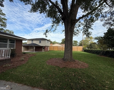 412 Roberson Street - Photo Thumbnail 6