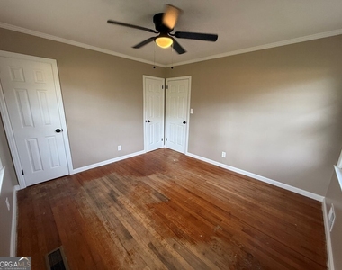 412 Roberson Street - Photo Thumbnail 36