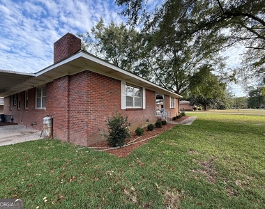 412 Roberson Street - Photo Thumbnail 12