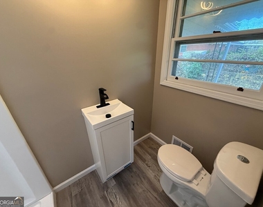412 Roberson Street - Photo Thumbnail 35