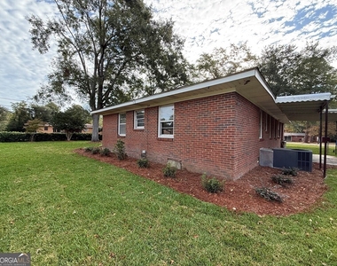 412 Roberson Street - Photo Thumbnail 9