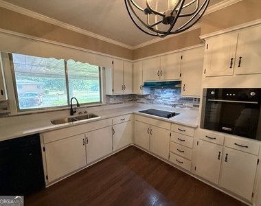 412 Roberson Street - Photo Thumbnail 24