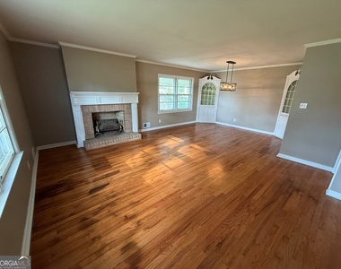 412 Roberson Street - Photo Thumbnail 19