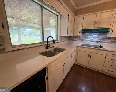412 Roberson Street - Photo Thumbnail 25