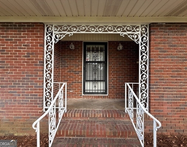 412 Roberson Street - Photo Thumbnail 15