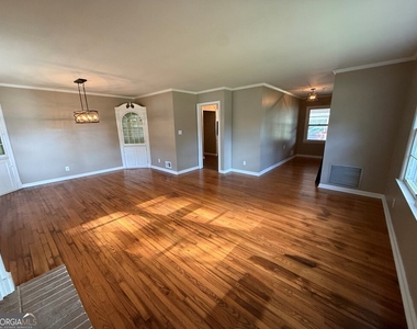 412 Roberson Street - Photo Thumbnail 18