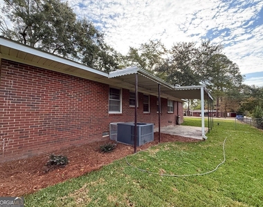 412 Roberson Street - Photo Thumbnail 14
