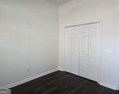 434 Roberts Way - Photo Thumbnail 12