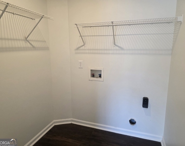 434 Roberts Way - Photo Thumbnail 9