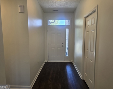 434 Roberts Way - Photo Thumbnail 1