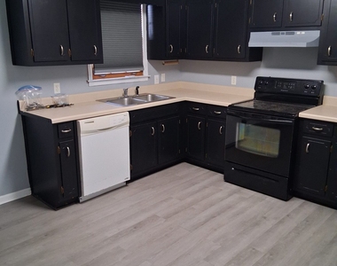 14 Brannan Street - Photo Thumbnail 2