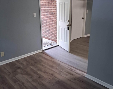 14 Brannan Street - Photo Thumbnail 16